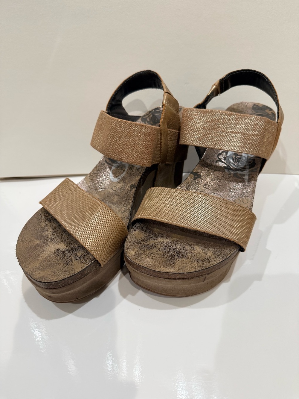 OTBT Metallic Bronze Platform Sandals with Dual Straps